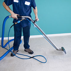 Teppich- und Polster­reinigung